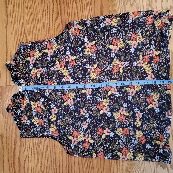 Loft Mixed Media Sleeveless Floral Ruffle Neck Blouse, size SP - Picture 4 of 5